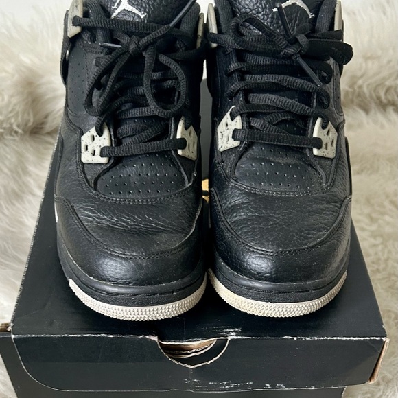 Air Jordan 4’s (Oreo’s) - Picture 3 of 4